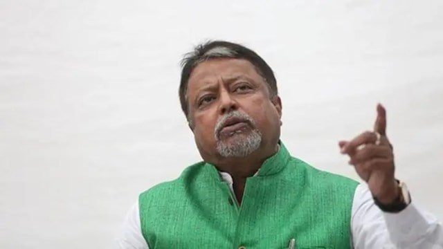 Former Railway minister Mukul Roy admitted to hospital