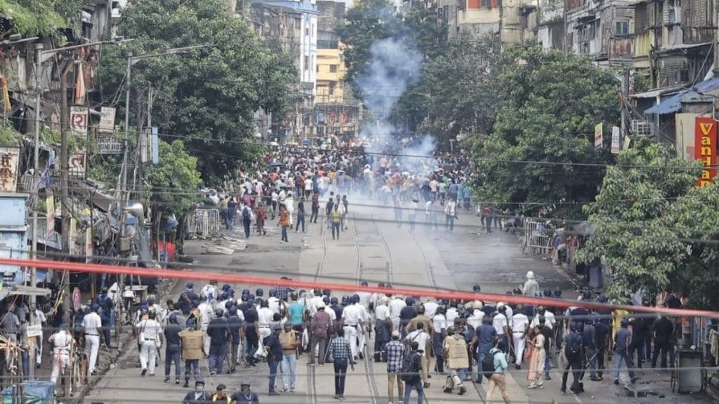 कोलकाता लेडी डॉक्टर के रेप-मर्डर के खिलाफ छात्रों के नबन्ना मार्च पर बवाल, BJP बोली- ममता का रवैया तानाशाही